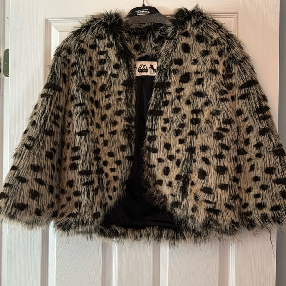 Safari by Imposter; Faux Leopard gorgeous filled lined Coat